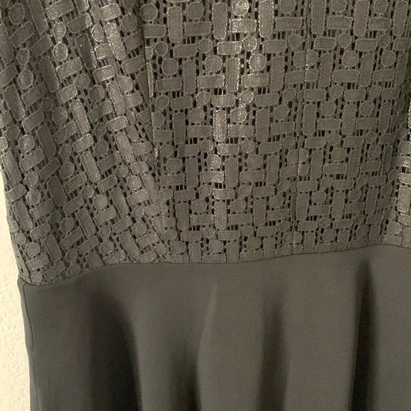 Armani Exchange V Neck Midi Dress - Picture 3 of 13